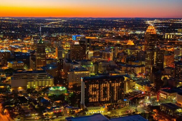 A panoramic view of the city of San Antonio with its houses, skyscrapers, and impressive buildings