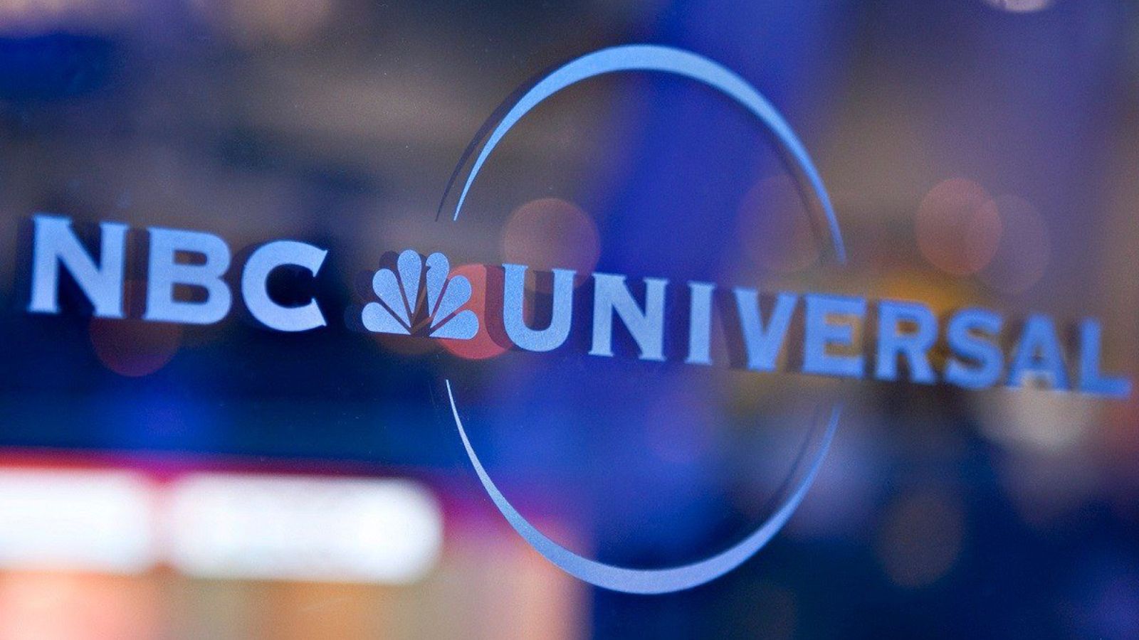 Comcast splits Its empire: NBCUniversal to begin a new independent chapter Comcast splits Its empire: NBCUniversal to begin a new independent chapter