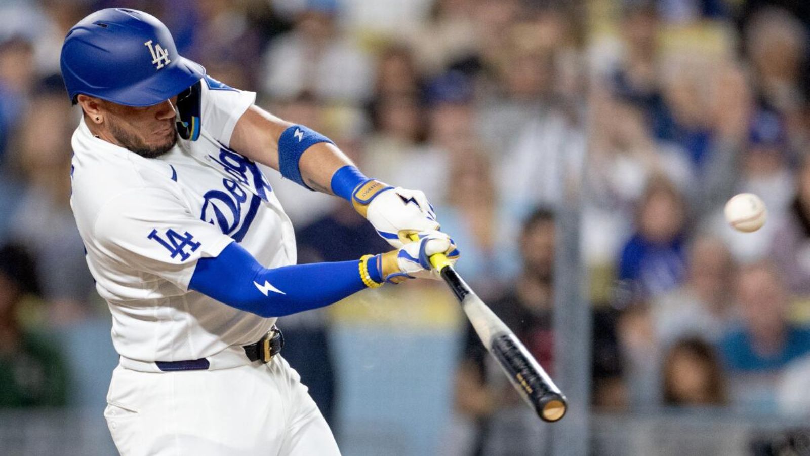 Miguel Rojas comes through off the bench and lifts the Dodgers with a key home run