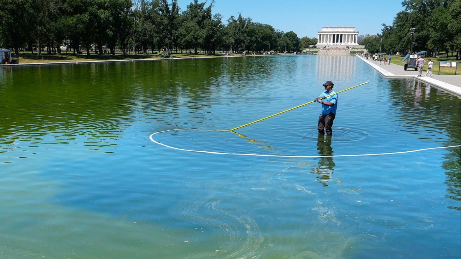 Temporary closure of Lincoln Memorial reflecting pool draws attention in Washington Temporary closure of Lincoln Memorial reflecting pool draws attention in Washington