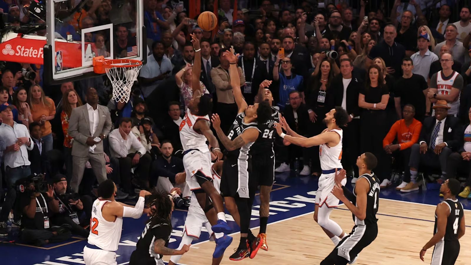 Knicks make history with an epic comeback against the Spurs Knicks make history with an epic comeback against the Spurs