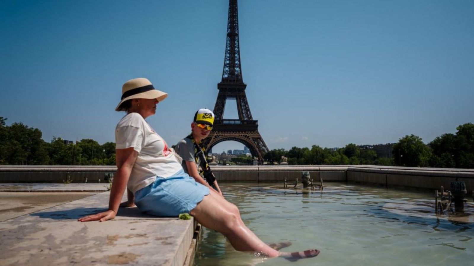 France surpasses 1,000 deaths as extreme heat wave sweeps across europe