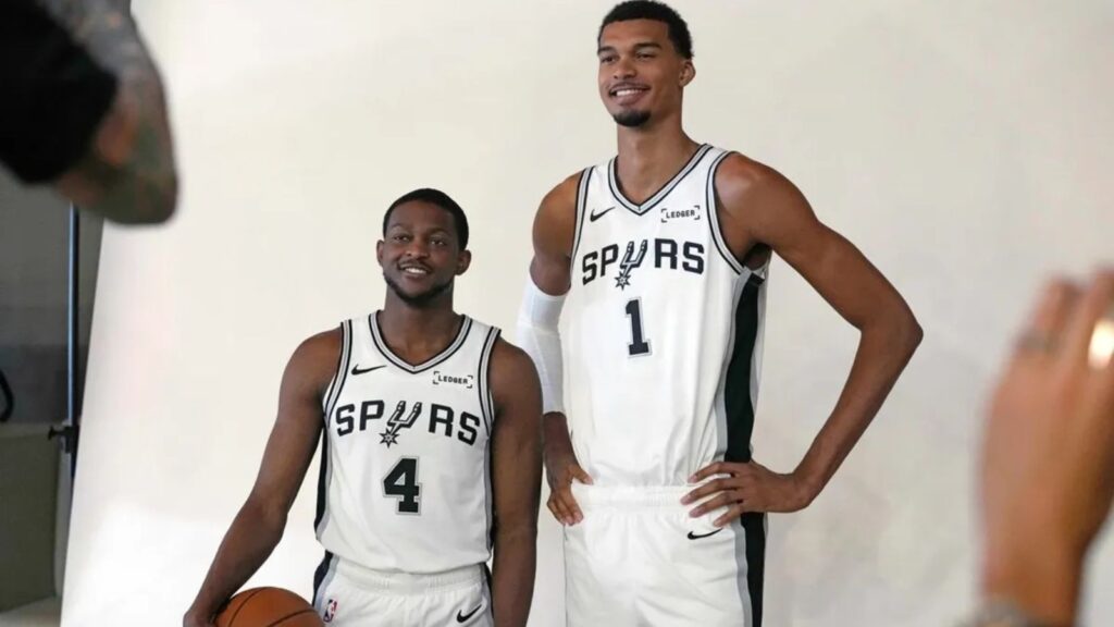 Wembanyama and Fox give the spurs hope after a memorable season The American point guard and the French phenom posing for a photo session