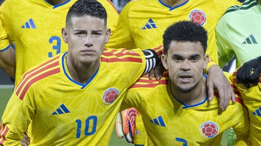 Why were James Rodríguez and Luis Díaz sued? The unexpected lawsuit shaking the Colombian National Team The two Colombian stars hugging each other for the team photo before the start of a match