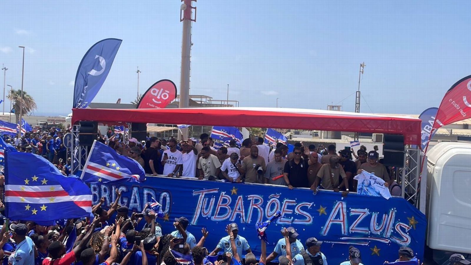 Cape Verde returns home as heroes: An entire nation honors its team after taking on Argentina Cape Verde returns home as heroes: An entire nation honors its team after taking on Argentina