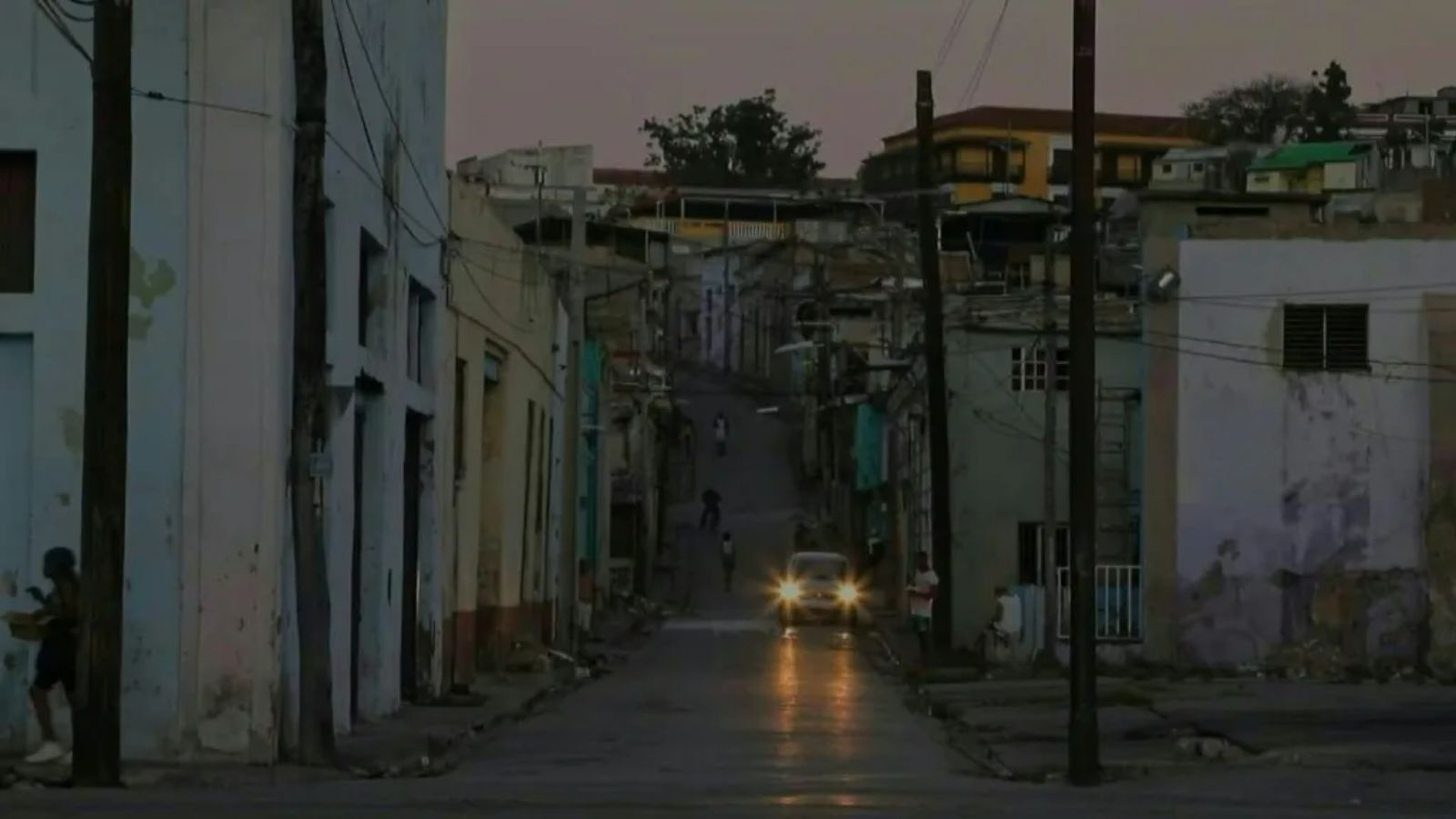Cuba loses power again after a new energy grid collapse Cuba loses power again after a new energy grid collapse