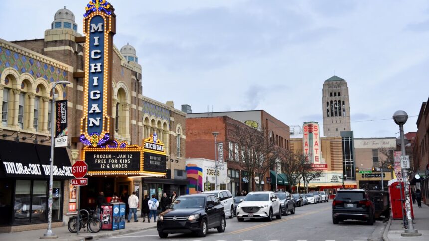 A panoramic photo of a street in Michigan, United States
