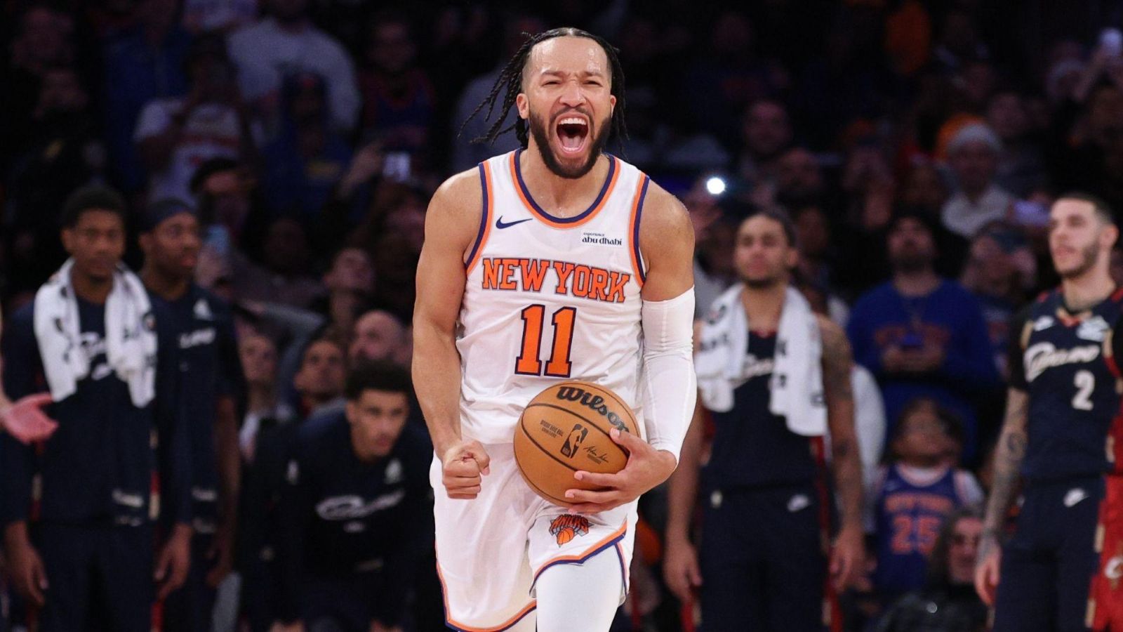 Jalen Brunson surprises the Knicks after undergoing left wrist surgery Jalen Brunson surprises the Knicks after undergoing left wrist surgery