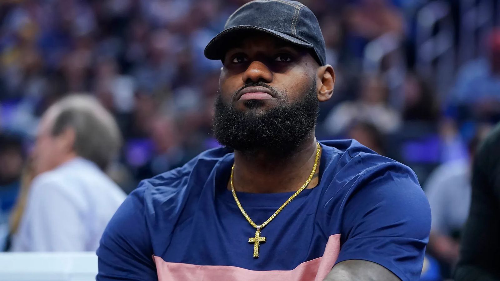 LeBron James evaluates his future as several NBA teams dream of signing him