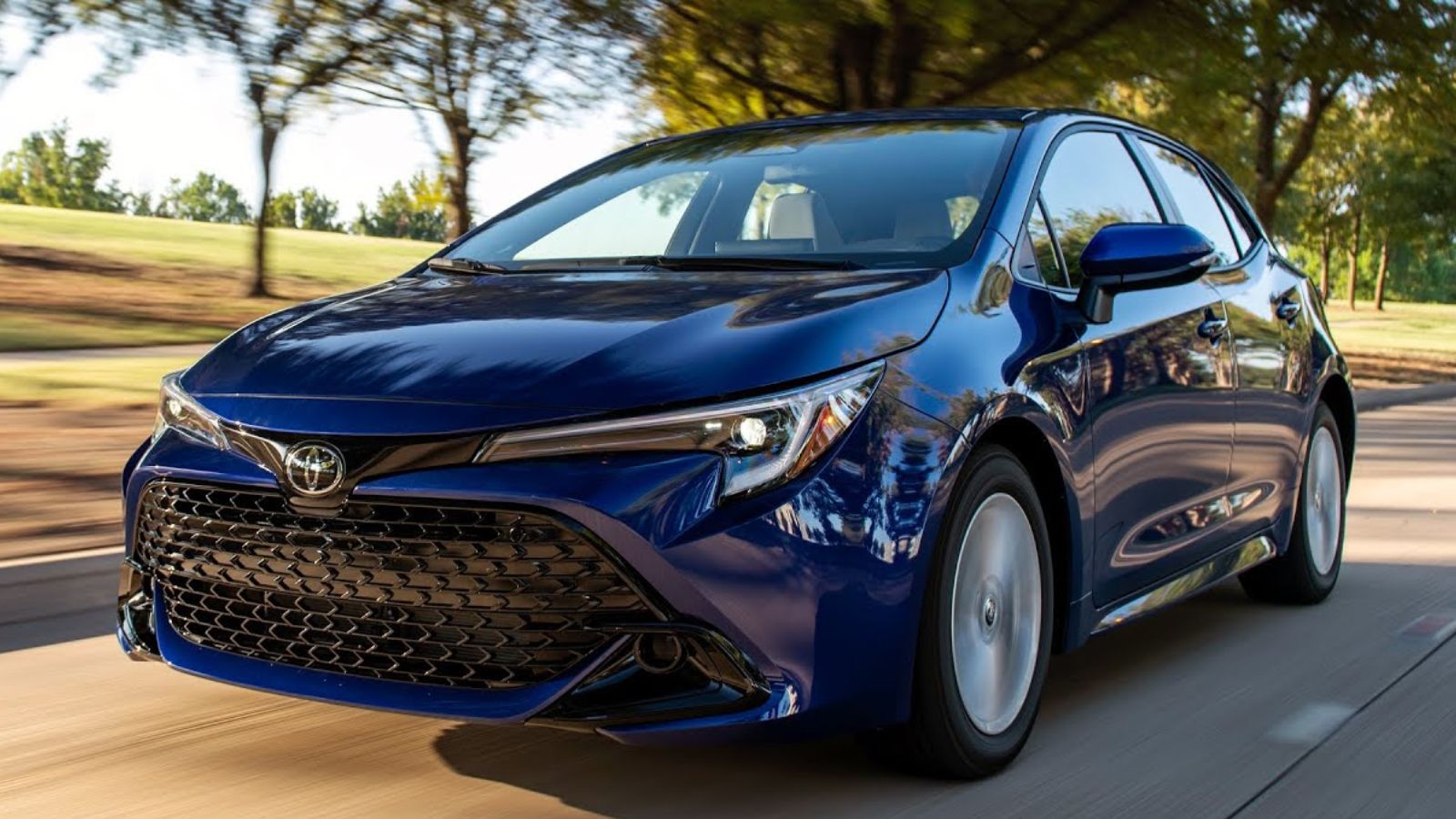 The Toyota Corolla reinvents itself with a more modern and technological design