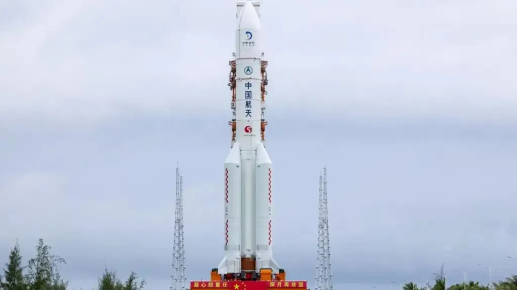 The white Chinese rocket with multiple decorations