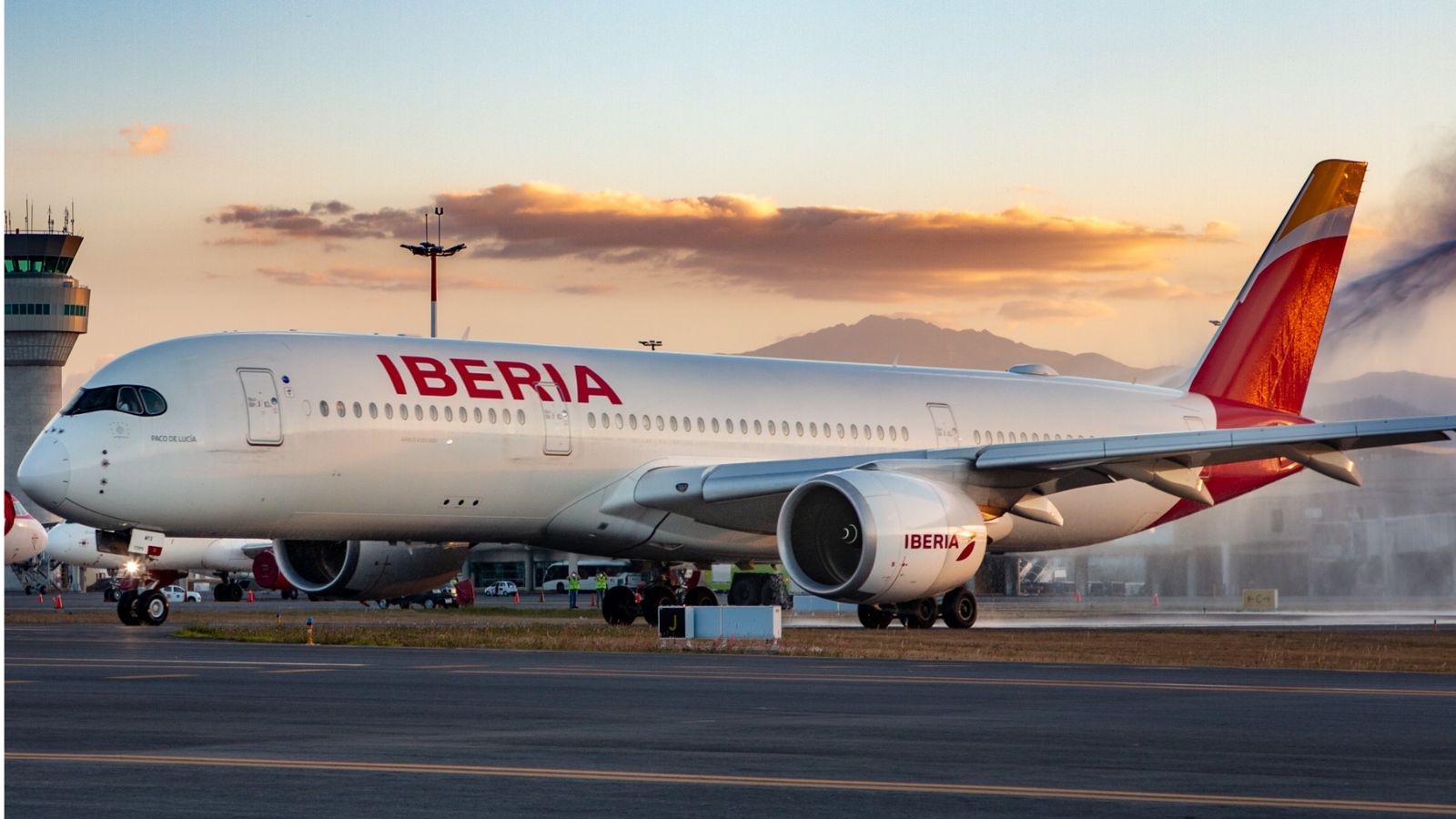 Iberia postpones its return to Cuba until 2027 amid island’s energy crisis An Iberia Airlines plane parked and boarding passengers