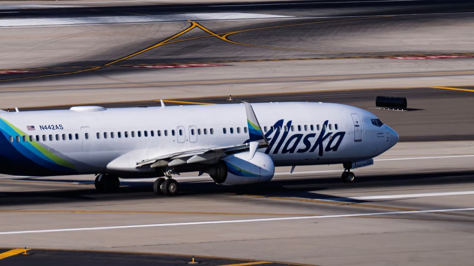 Tension in Miami: Passengers threaten Alaska Airlines crew before takeoff Tension in Miami: Passengers threaten Alaska Airlines crew before takeoff