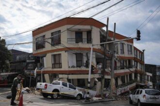 Powerful 7.2 magnitude earthquake strikes Ayacucho, causing damage to homes A completely destroyed building after the earthquake in Peru