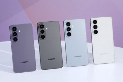 Four Samsung smartphones displayed at a convention