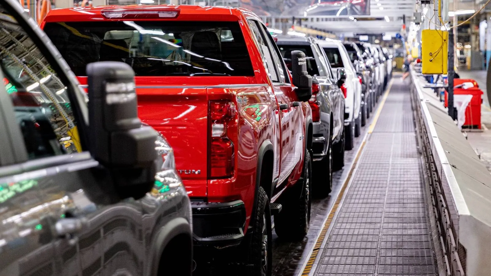 United States escalates trade war with Canada and threatens new 50% tariffs United States escalates trade war with Canada and threatens new 50% tariffs