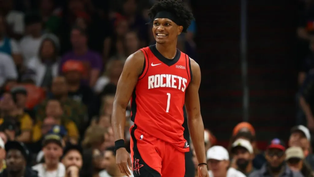 Amen Thompson secures his future with the Rockets with a $208 million contract Amen smiling during a game after having one of his best performances