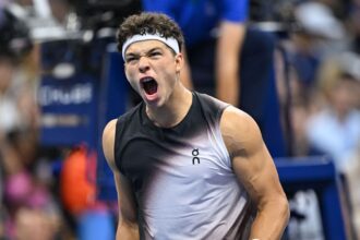 Ben Shelton stuns Carlos Alcaraz in historic US Open thriller Shelton celebrating euphorically after his victory over the Spanish tennis player