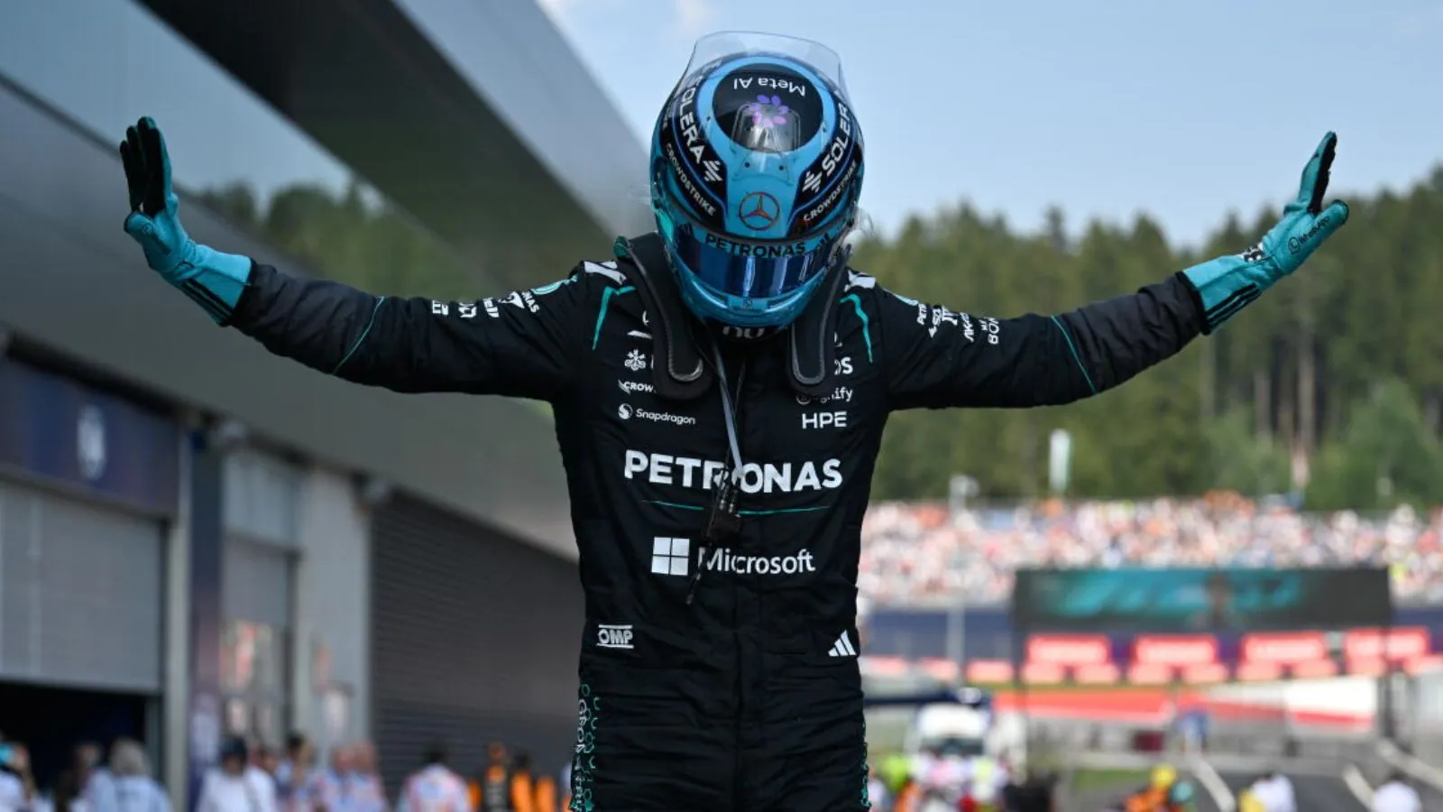 George Russell shines in Baku as Mercedes takes center stage in F1 qualifying George Russell shines in Baku as Mercedes takes center stage in F1 qualifying