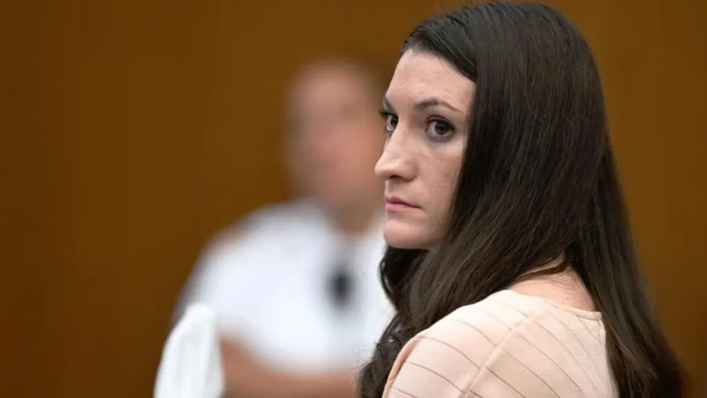 Lindsay glancing sideways during one of her trials