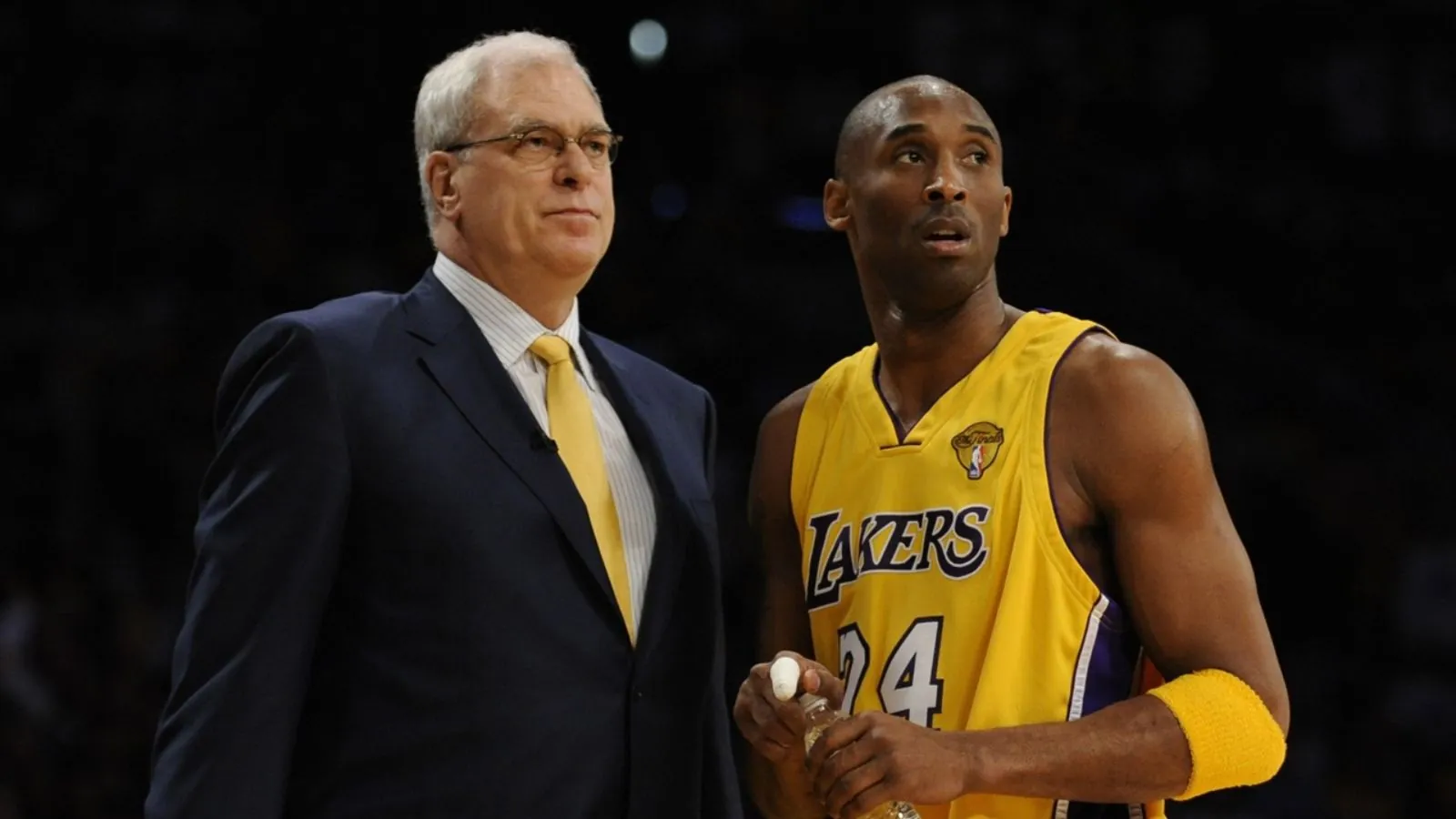 Lakers honor Phil Jackson with a statue after his historic championship legacy Lakers honor Phil Jackson with a statue after his historic championship legacy