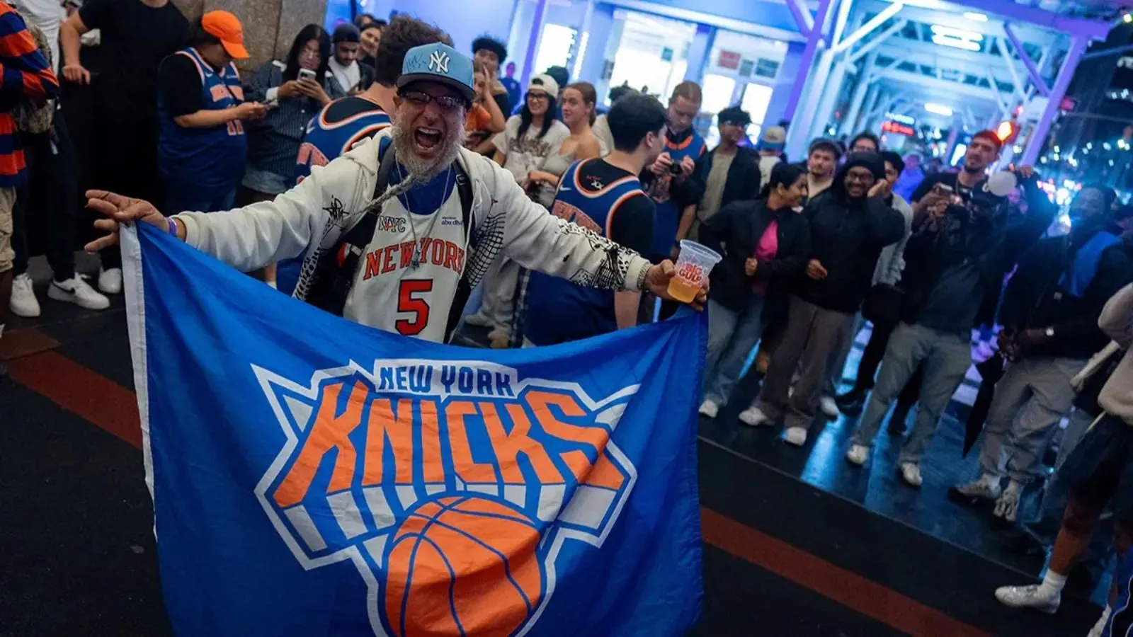 New York Knicks suspend ticket sales after fans face shocking NBA prices New York Knicks suspend ticket sales after fans face shocking NBA prices