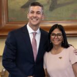 Venezuela and Paraguay take first step toward restoring diplomatic relations The two South American presidents embracing as they pose for cameras after a long-awaited meeting