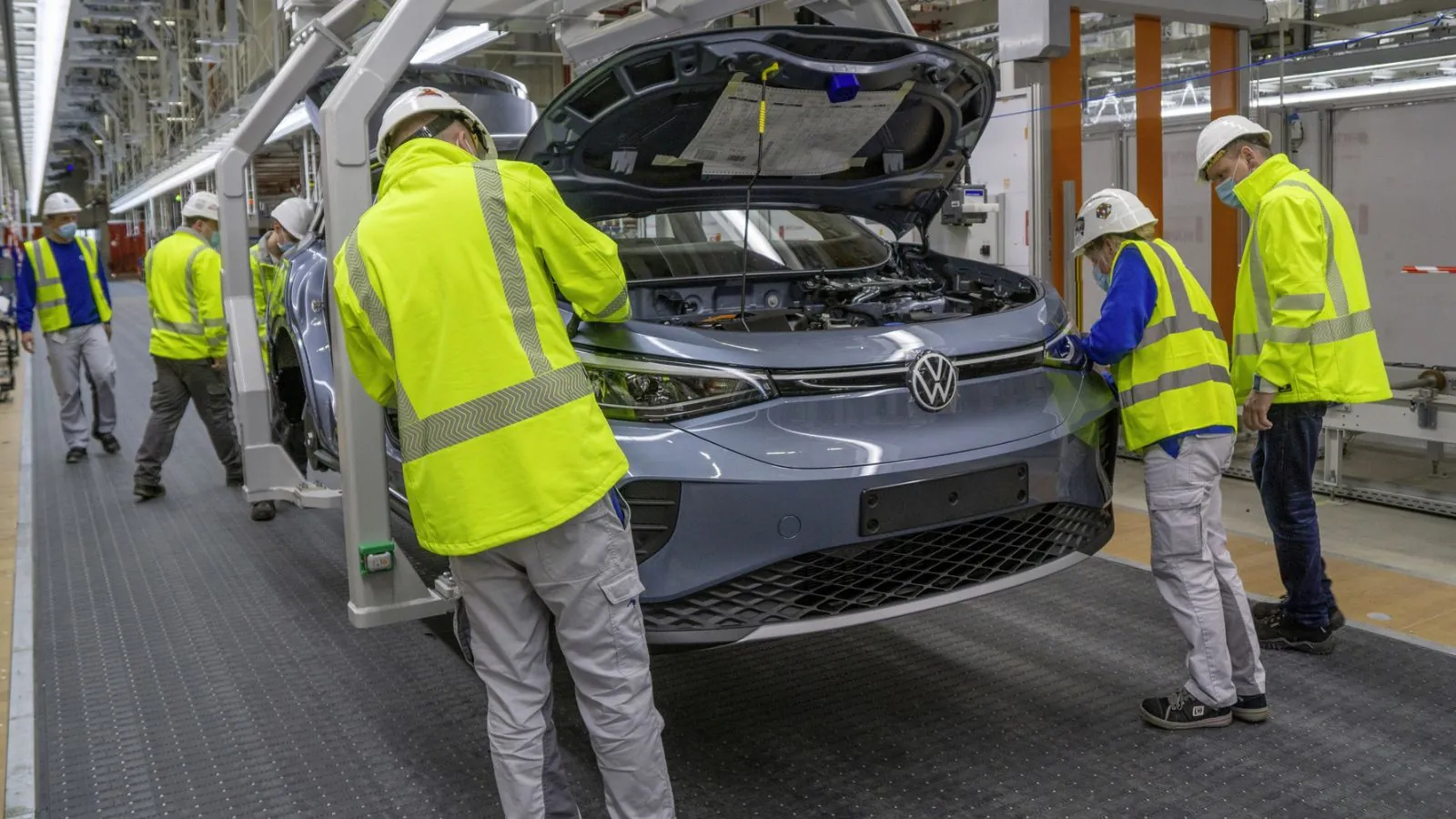 Volkswagen shakes up the industry: 50,000 jobs to be cut as german plants face review